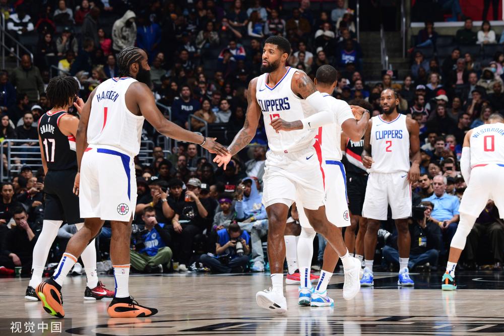 他以出色的 他以出色的