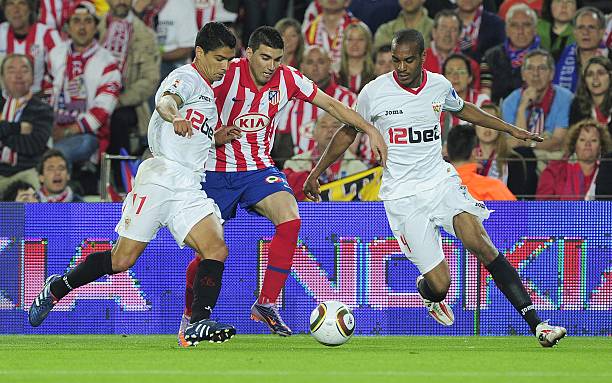 并成功吸引 并成功吸引